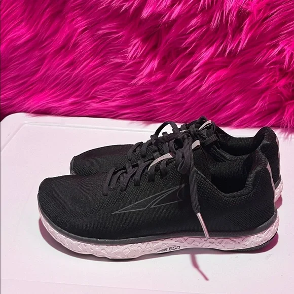 Altra Black and White Athletic Shoes - Picture 4 of 7